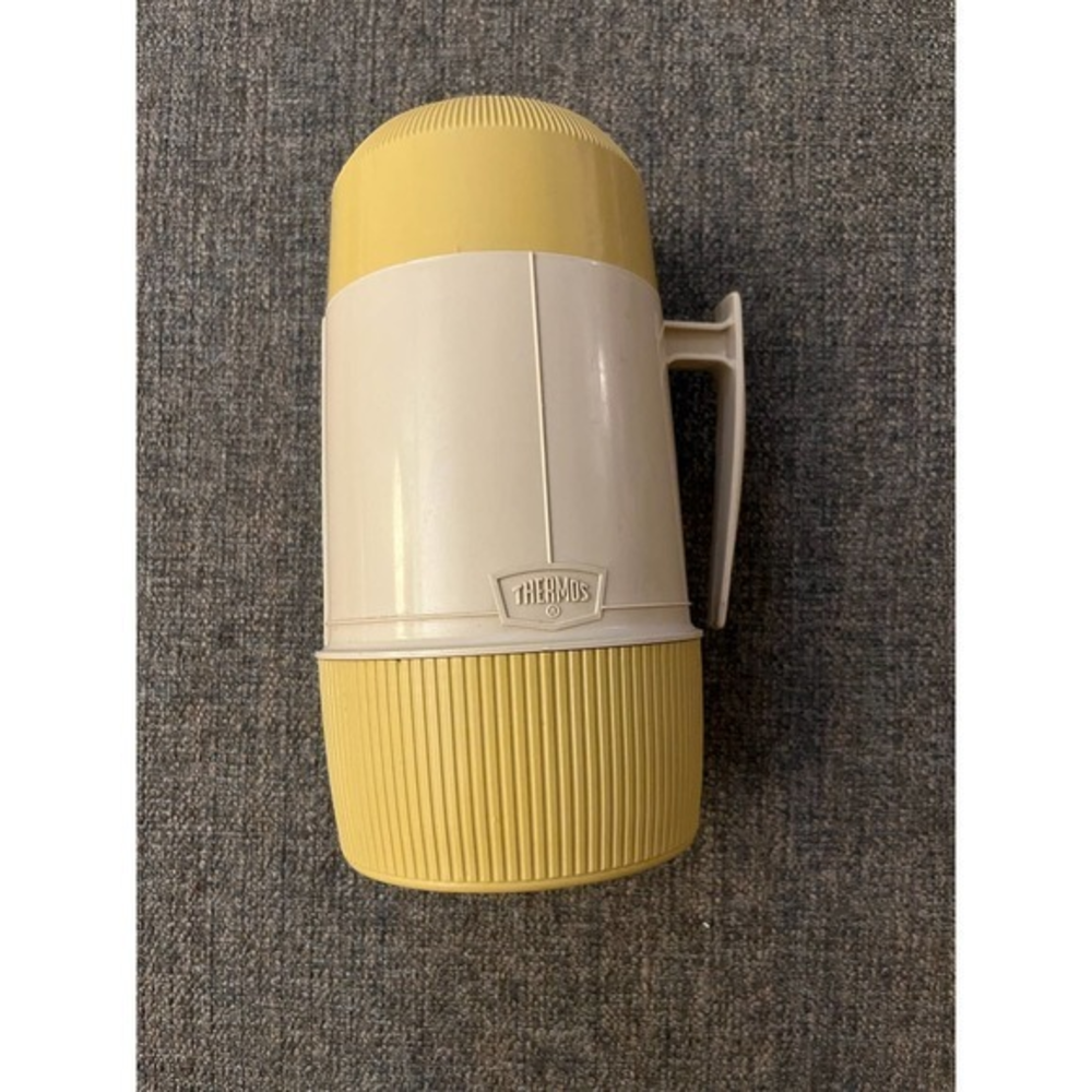 Thermos Brand Vacuum Thermos, Vintage,‎ Pint Size, Model 6202